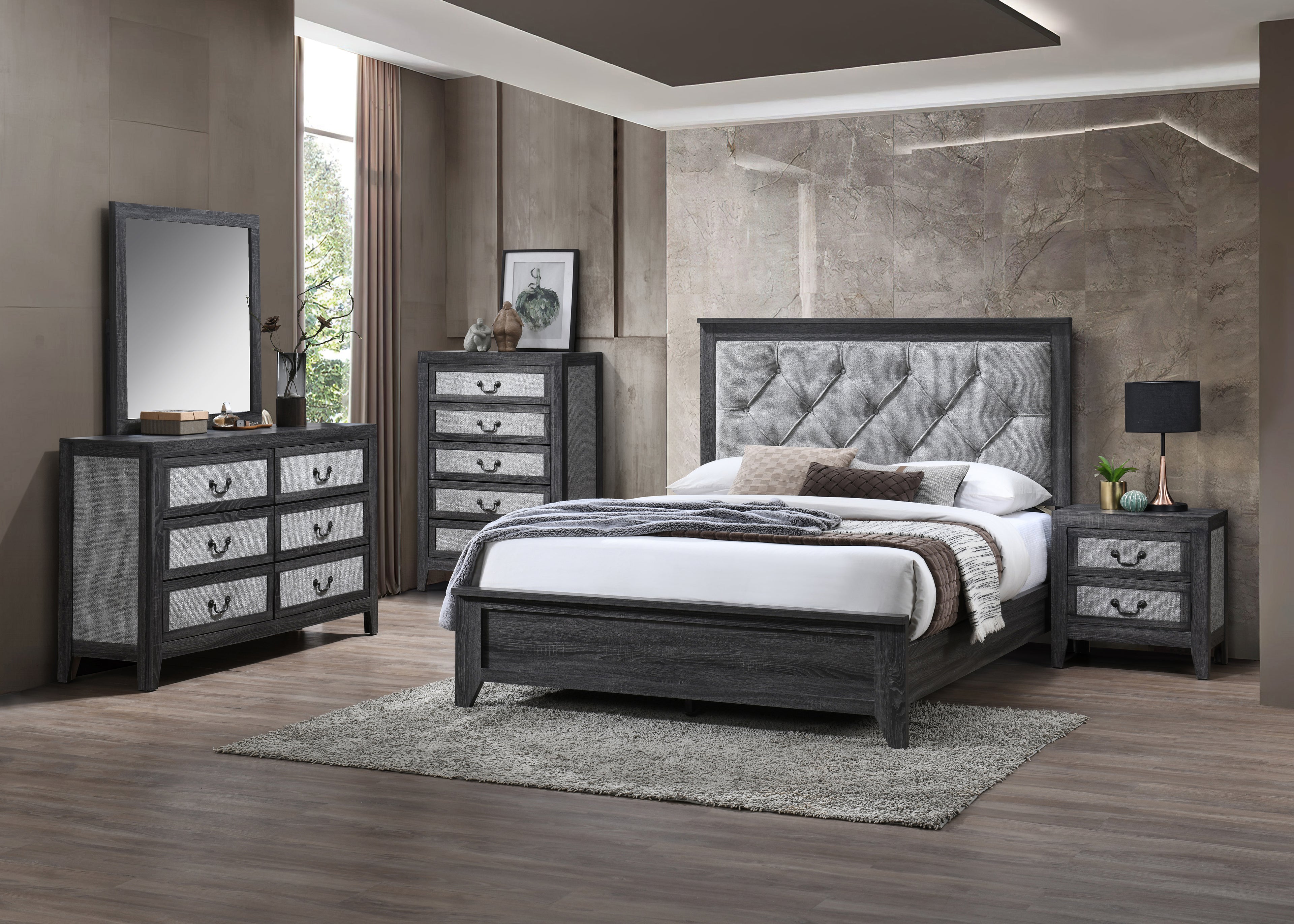 Dresser, Mirror And Queen Bed - SSB20663